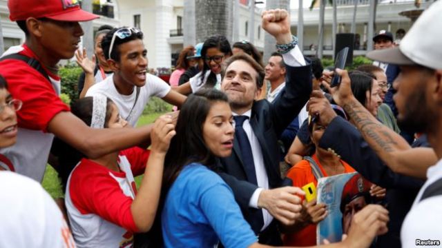 Rafael Lacava, celebrando su elección como gobernador de Carabobo (Foto: Reuters)