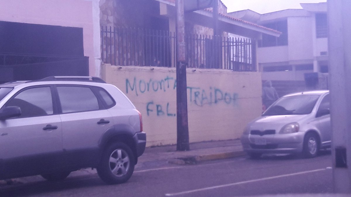 Amenazas del FBL al obispo Mario Moronta llenan las paredes de San Cristóbal