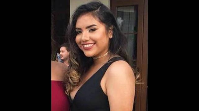 La estudiante de FIU Alexa Duran, de 18 años, quedó atrapada debajo del puente que colapsó este jueves en Miami. La joven manejaba una SUV Toyota gris. Facebook