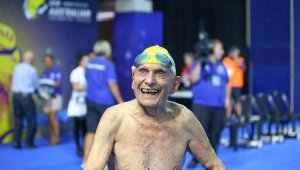 Un australiano de 99 años primer anciano en nadar 50 metros en menos de un minuto