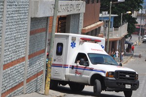 Trabajadores del hospital Periférico de Pariata anuncian que irán a hora cero