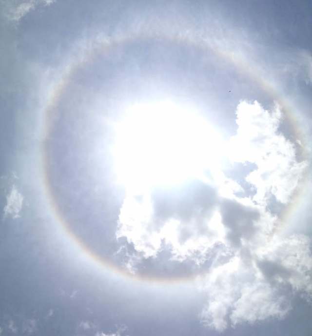 Foto: Capturan un halo solar en Caracas / Pamela Toledo - LaPatilla.com