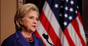 Hillary Clinton denuncia que Rusia está “preparando” a una demócrata para elecciones de 2020