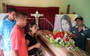 Estudiante de la LUZ será sepultada en La Chinita este viernes #30Mar