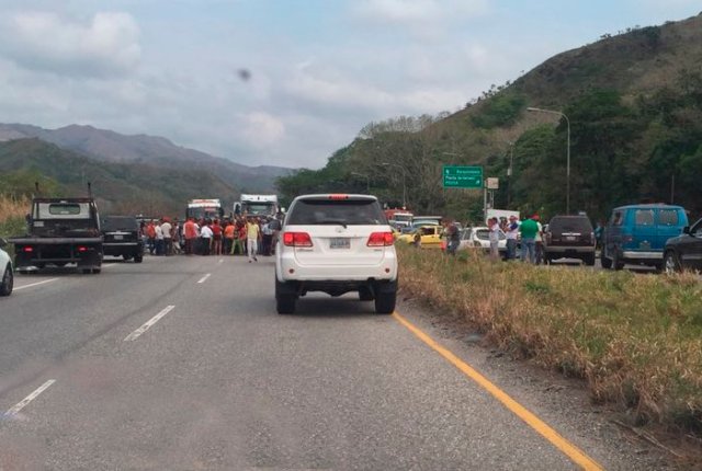 foto: Cierran la autopista Barquisimeto-Acarigua / El Impulso