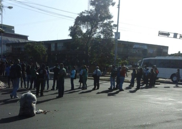 Foto: Protesta por falta de transporte en Puerto Ordaz / Cortesía 