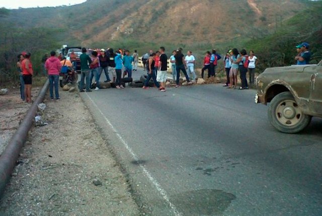 Foto: Protestan en Bobare y El Tocuyo por falta de agua / El Impulso 