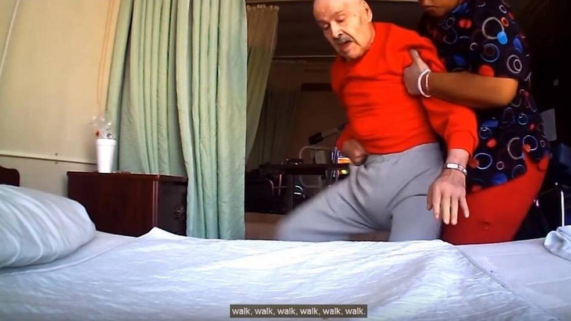 Graban con cámara oculta a empleados de un asilo agrediendo a un anciano (VIDEO)
