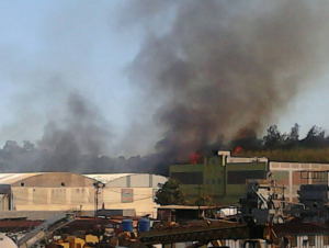 Se registra incendio cerca de los galpones del CNE en Filas de Mariche