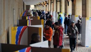 Duque y Petro se perfilan para una segunda vuelta presidencial en Colombia