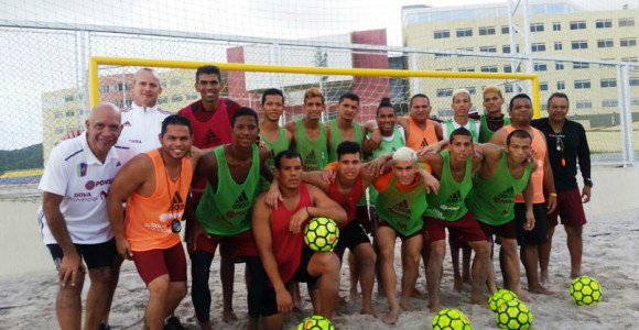 La selección venezolana de fútbol playa. @INDeporteVE