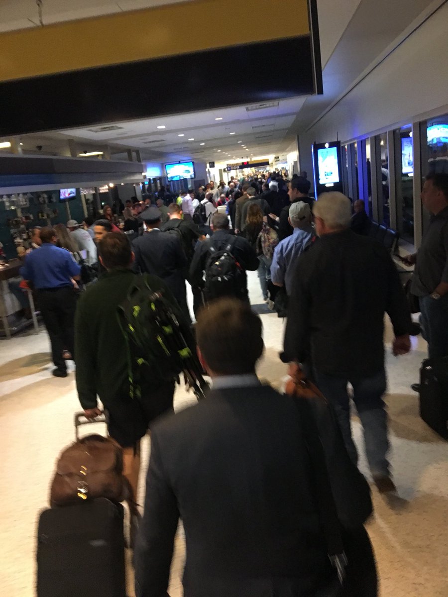 Reportan amenaza de bomba en el aeropuerto internacional de Houston