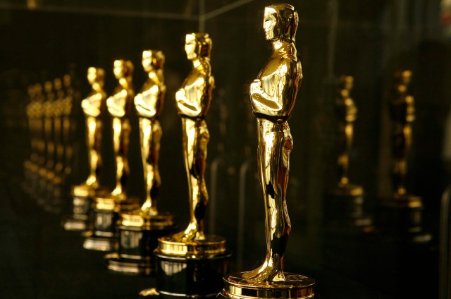 Actual Oscar statuettes to be presented during the 79th Annual Academy Awards sit in a display case in Hollywood February 21, 2007. The Oscars will be presented on February 25. REUTERS/Gary Hershorn (UNITED STATES)