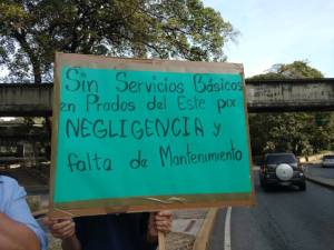Vecinos de Prados del Este exigen en la calle mejores servicios básicos #16Mar (Fotos)