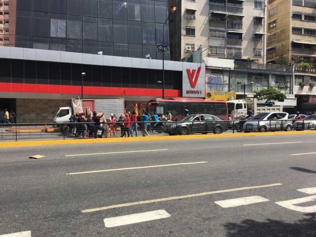 Foto: Protesta de damnificados en la avenida Francisco Miranda / Dereck Blanco 