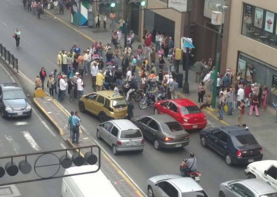 Foto: Protesta de pensionados en la avenida Urdaneta en Caracas / Cortesía 