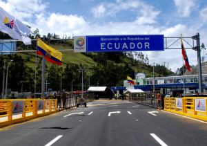 Increíble éxodo masivo de venezolanos de Colombia a Ecuador (VIDEO)