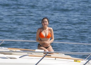 ¿Gorda?, ¿con marcas? Las últimas fotos de Selena Gomez en bikini están causando revuelo en la red