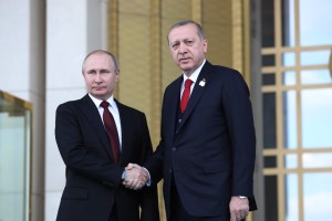 Putin y Erdogan lanzan la construcción de primera central nuclear en Turquía