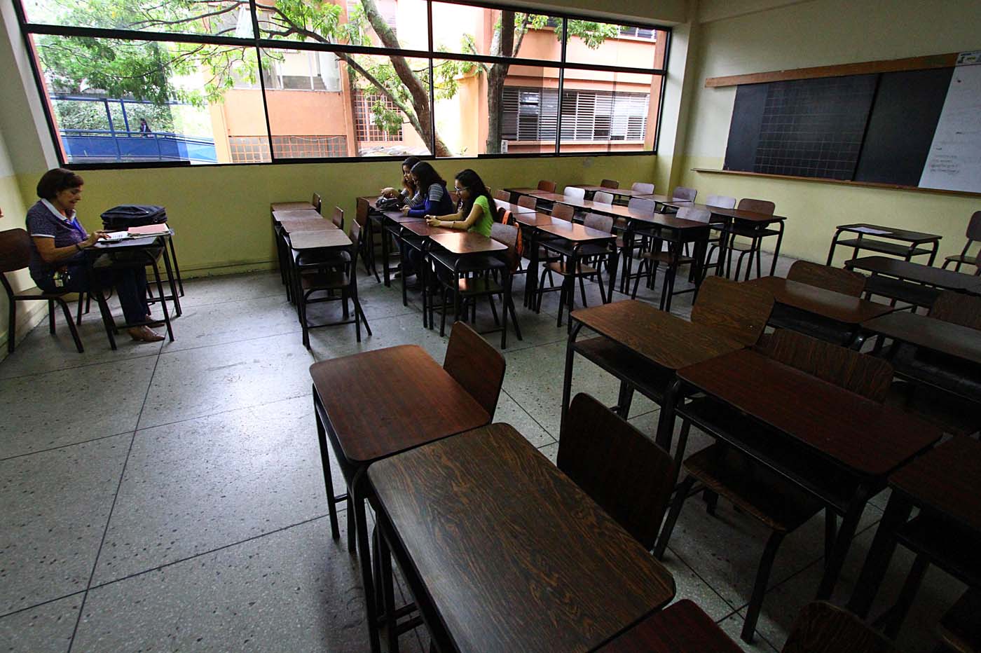 Crisis en la ULA obliga a estudiantes a migrar a otras universidades (Fotos)