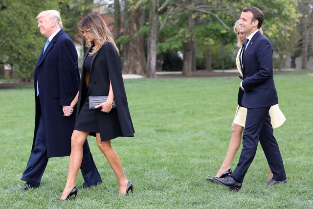 US President Donald Trump, US first lady Melania Trump, French President Emmanuel Macron and his wife first lady Brigitte Macron arrive at Mount Vernon, the estate of the first US President George Washington, in Mount Vernon, Virginia, April 23, 2018. / AFP PHOTO / Ludovic MARIN
