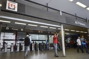 Retraso por falla eléctrica en el Metro de Los Teques #9Abr