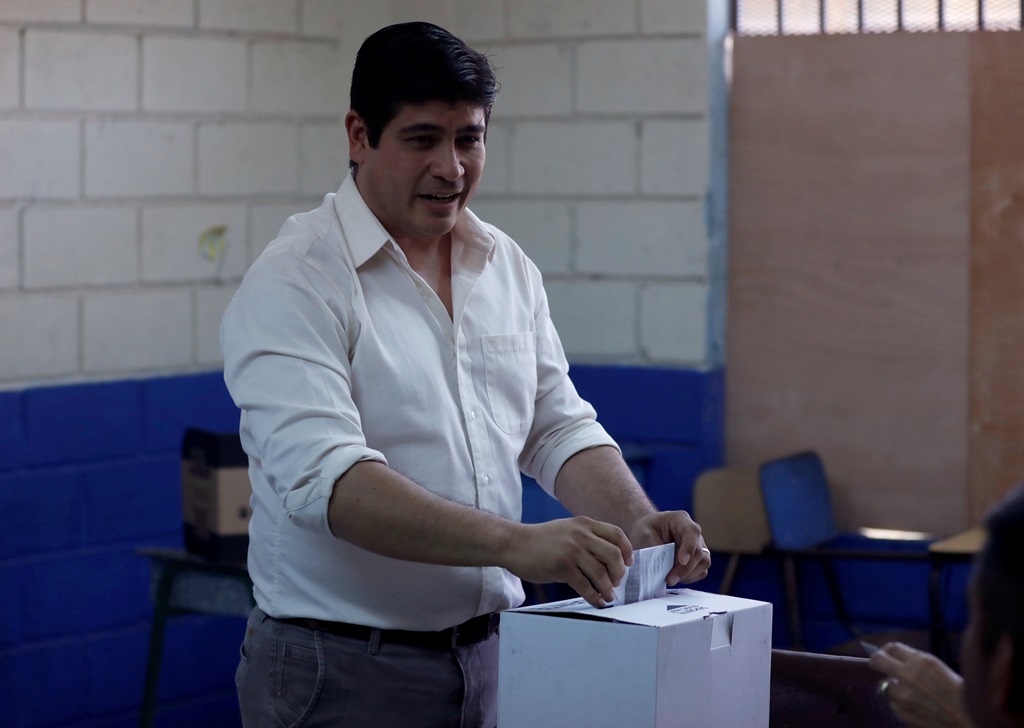 El oficialista Carlos Alvarado gana elección presidencial de Costa Rica