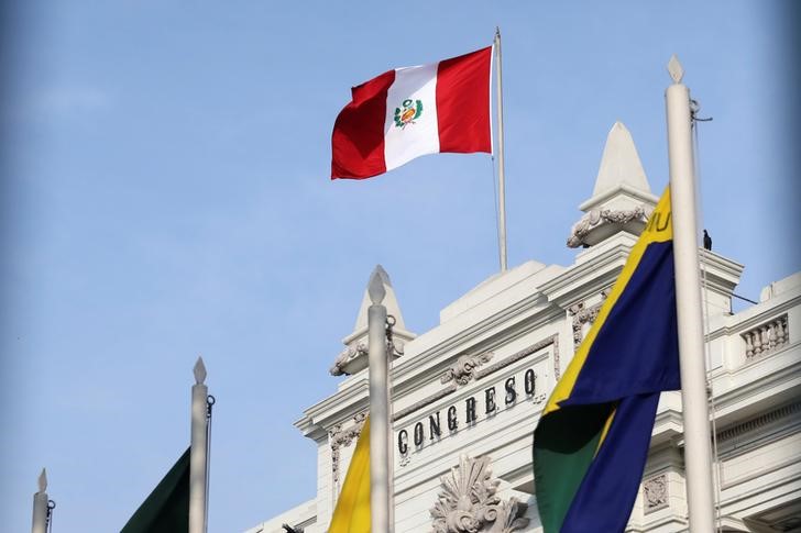 Vizcarra pone a andar su gobierno con un nuevo gabinete en Perú