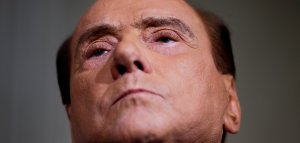 Berlusconi, dado de alta tras 44 días ingresado por complicaciones con la leucemia que padece