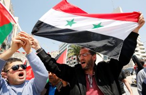 Decenas de personas protestan frente a embajada de EEUU en Jordania tras ataque a Siria