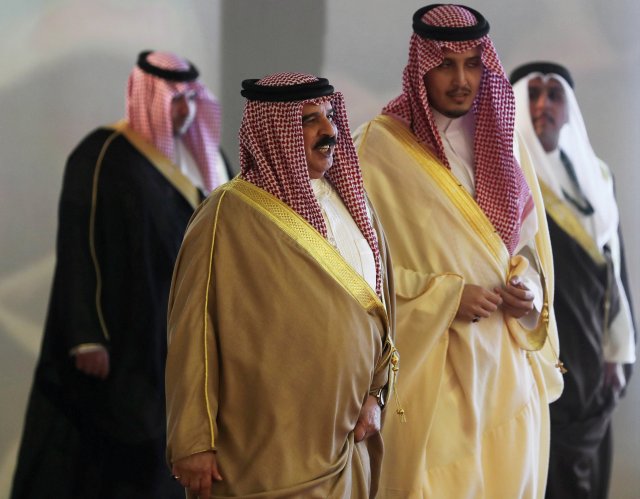 Bahrain's King Hamad bin Salman Al Khalifa, arrives ahead of the 29th Arab Summit in Dhahran, Saudi Arabia April 15, 2018. REUTERS/Hamad I Mohammed