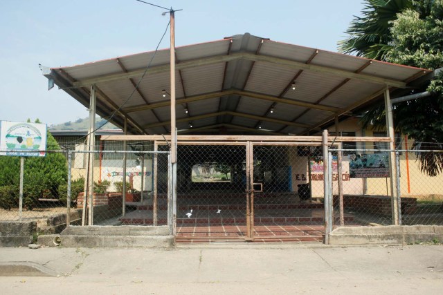 Una vista general muestra la escuela primaria estatal Orlando García en Socopo, Venezuela el 2 de marzo de 2018. Fotografía tomada el 2 de marzo de 2018. REUTERS / Carlos Eduardo Ramirez