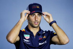 Ricciardo desmiente haber firmado un precontrato con Ferrari