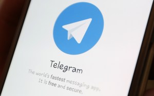 Justicia de Irán prohíbe el uso de mensajería de Telegram