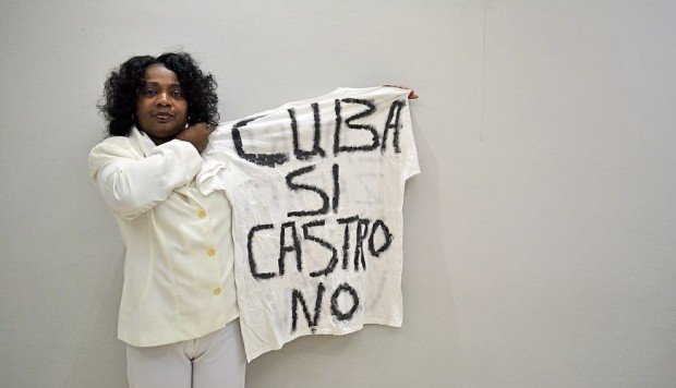 A Berta Soler, directora de las Damas de Blanco, no le permitieron dejar la isla para venir al Perú. (Foto: Joan Antoni Guerrero / El Comercio)