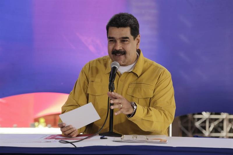 Maduro se visualiza mujer y afirma que hubiese tenido esta cantidad de muchachos (VIDEO)