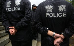 China confirma la detención de empleado del consulado británico en Hong Kong
