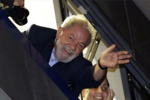 Juez rebate auto judicial y vuelve a ordenar la liberación inmediata de Lula