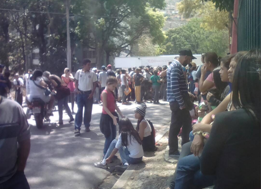 Protesta en El Paraíso por la mentira de Maduro: Gobierno no aplicó ninguna vacuna
