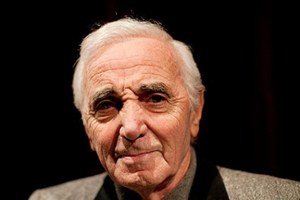 Charles Aznavour hospitalizado en San Petersburgo donde iba a ofrecer un concierto