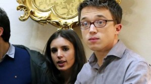 Diputado de Podemos que asesoró a Chávez es inhabilitado por flojo