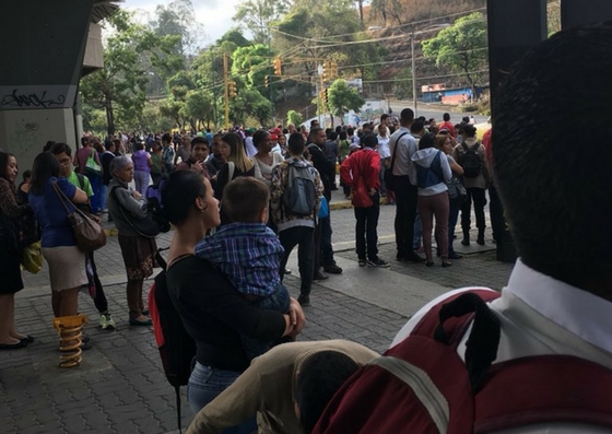 Foto: Reportan fuerte retraso en varias estaciones del Metro de Caracas  / Cortesía 