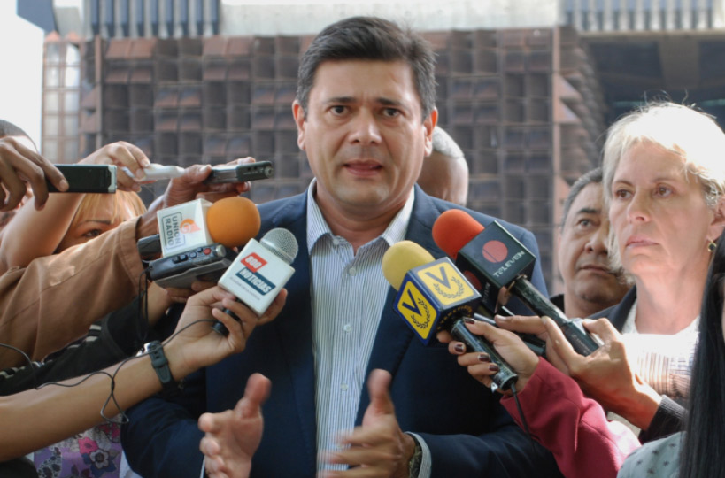 Diputado de la Asamblea Nacional llegó a Panamá para solicitar la lista de activos de los sancionados