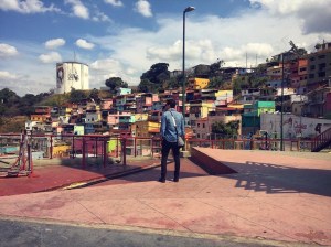 Le caen encima a este actor venezolano por promover el turismo en el Cuartel de la Montaña