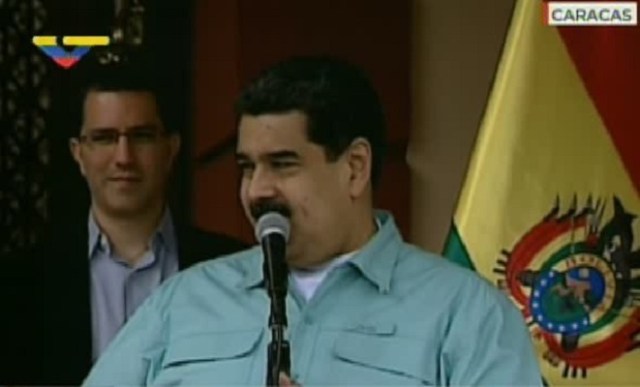 Nicolás Maduro, presidente de Venezuela, en rueda de prensa a las puertas del Palacio de Miraflores // Foto @VTVcanal8