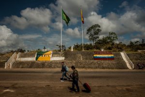 Brasil inaugura centro de recepción de venezolanos en Paracaima (Video)