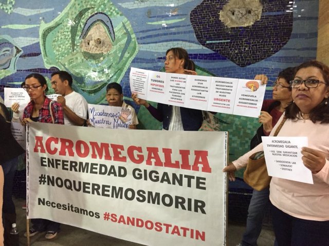 Foto: Protesta de pacientes con Acromegalia / Raylí Luján