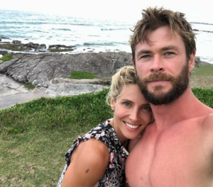 ¡Pícaros! Chris Hemsworth es capturado dándole un buen apretón de nalgas a su esposa