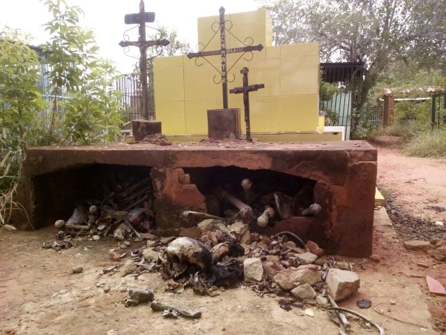 Foto: Al menos 80 tumbas profanadas en Maracaibo / radiofeyalegrianoticias.net