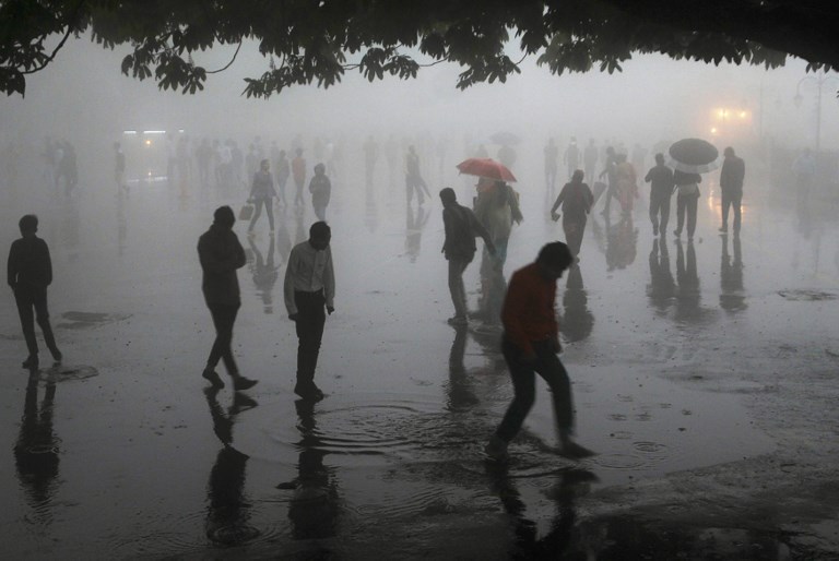 Al menos 140 muertos por violentas tormentas de polvo en India